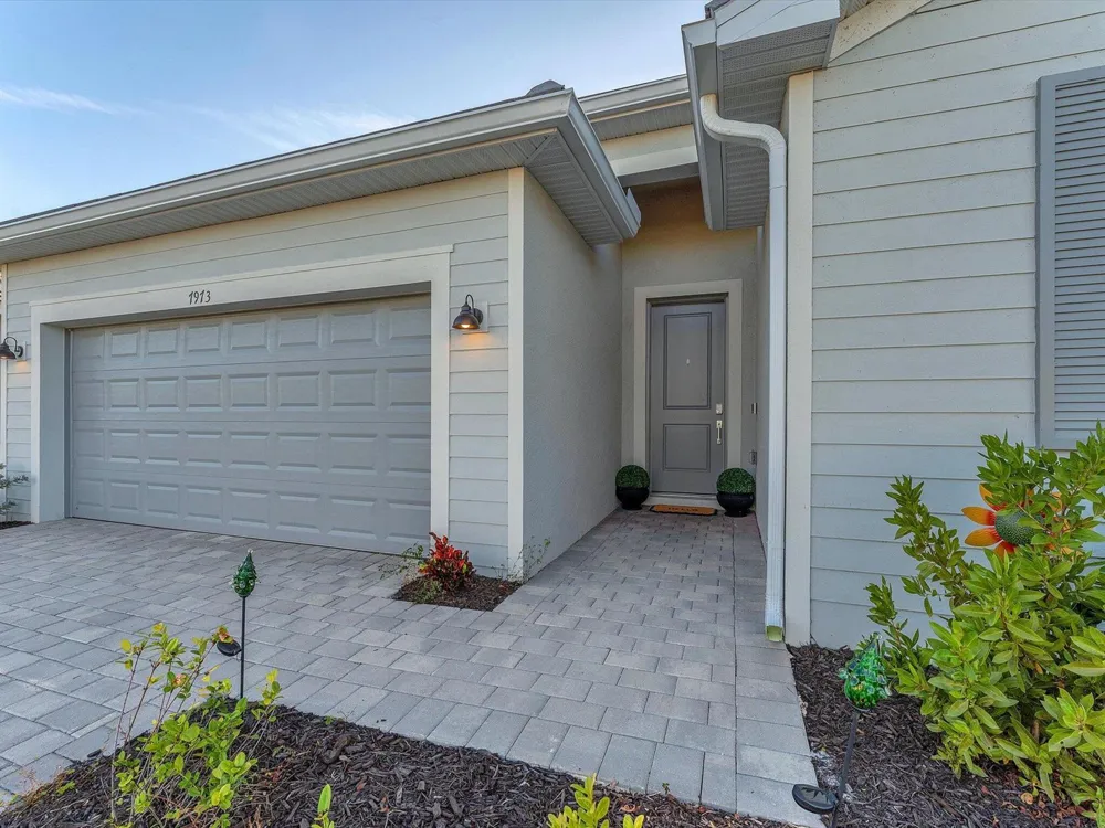 7973 Lakes Edge Lane Port Charlotte, FL 33981