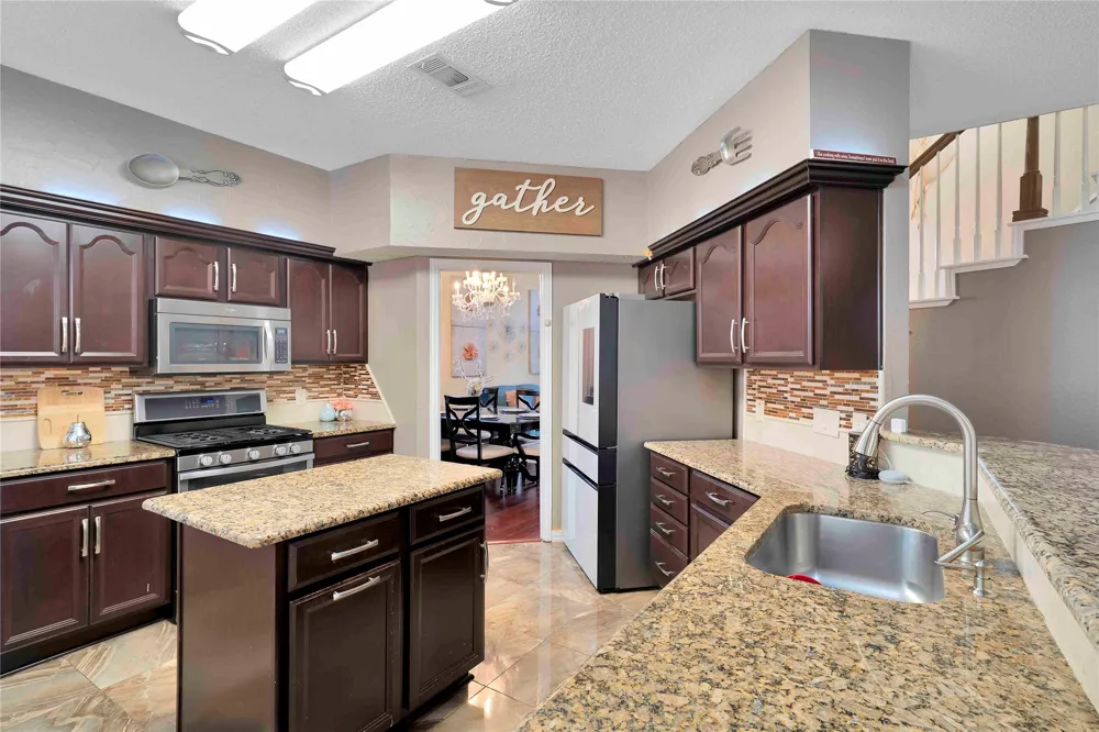 9352 Riverwalk Lane Irving, TX 75063