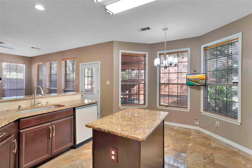 9352 Riverwalk Lane Irving, TX 75063