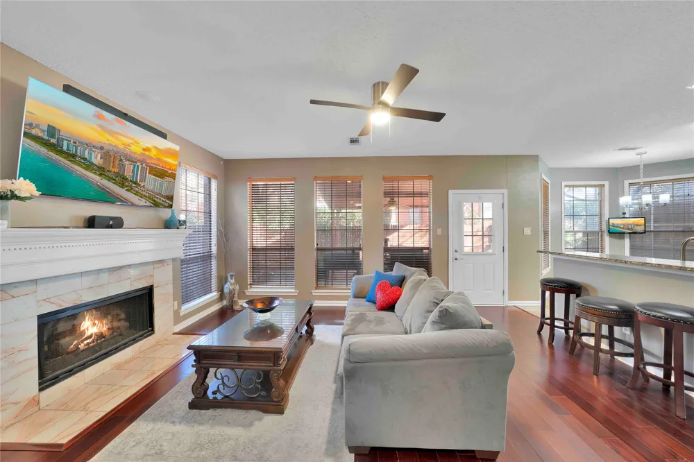 9352 Riverwalk Lane Irving, TX 75063
