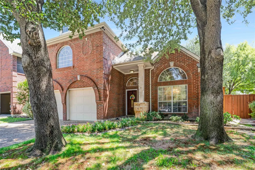 9352 Riverwalk Lane Irving, TX 75063