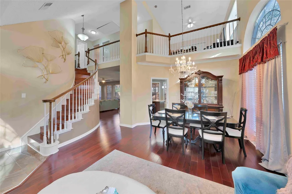 9352 Riverwalk Lane Irving, TX 75063