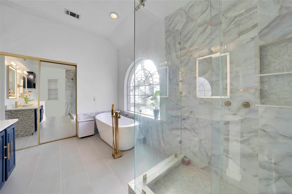 9352 Riverwalk Lane Irving, TX 75063
