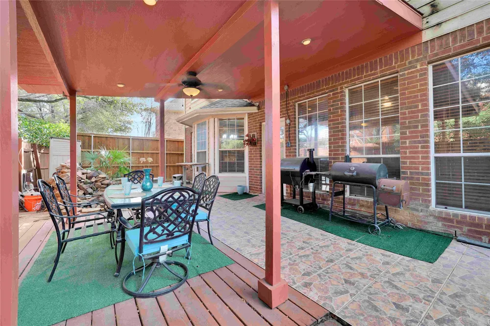 9352 Riverwalk Lane Irving, TX 75063