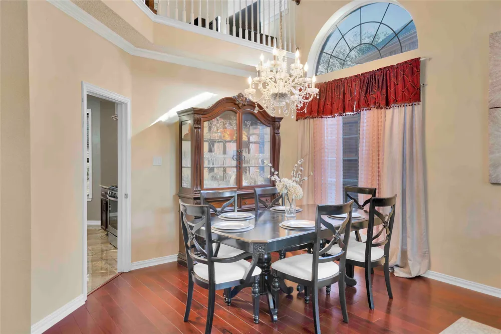 9352 Riverwalk Lane Irving, TX 75063