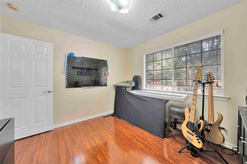 9352 Riverwalk Lane Irving, TX 75063