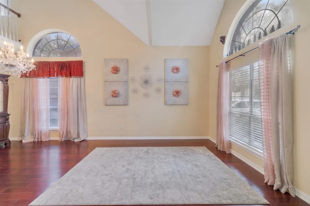 9352 Riverwalk Lane Irving, TX 75063