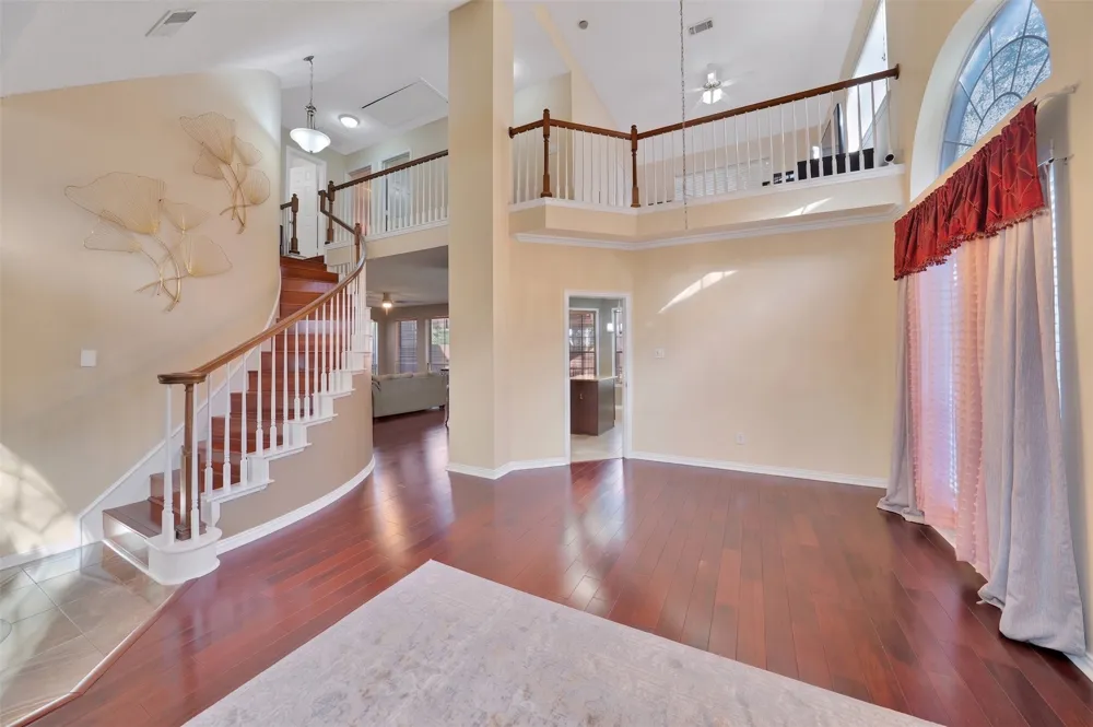 9352 Riverwalk Lane Irving, TX 75063