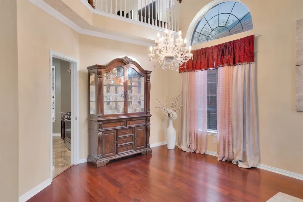 9352 Riverwalk Lane Irving, TX 75063