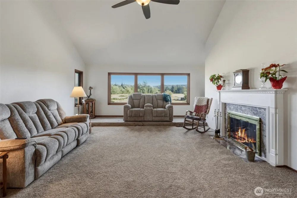 32 Thompson Lane Elma, WA 98541
