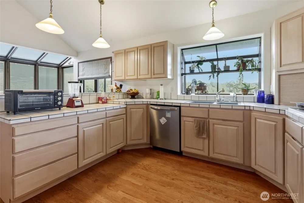 32 Thompson Lane Elma, WA 98541