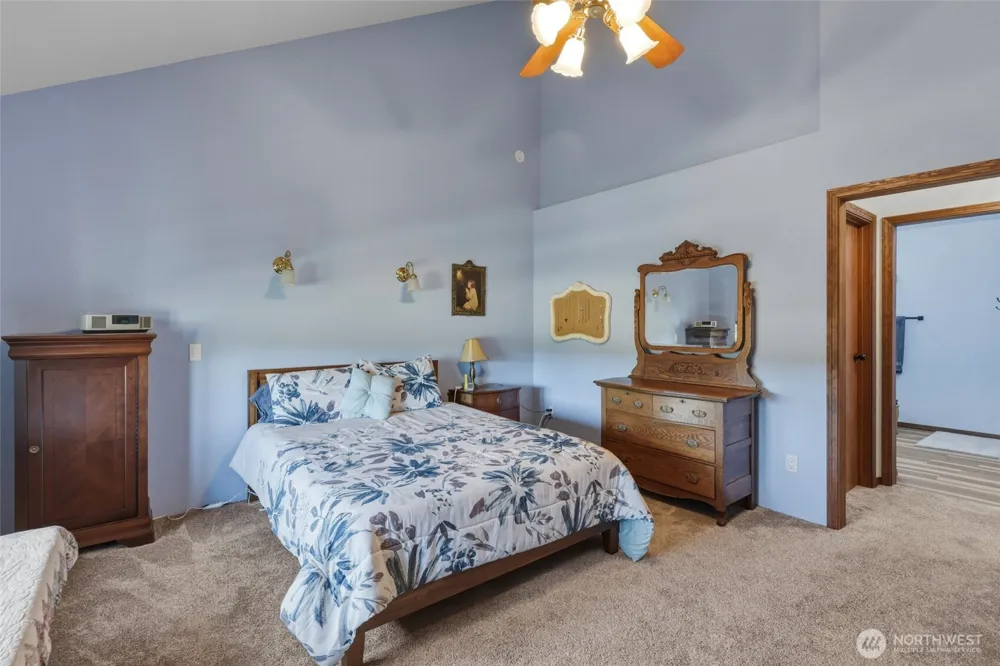 32 Thompson Lane Elma, WA 98541
