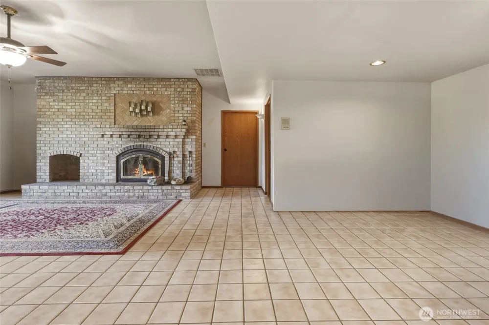 32 Thompson Lane Elma, WA 98541