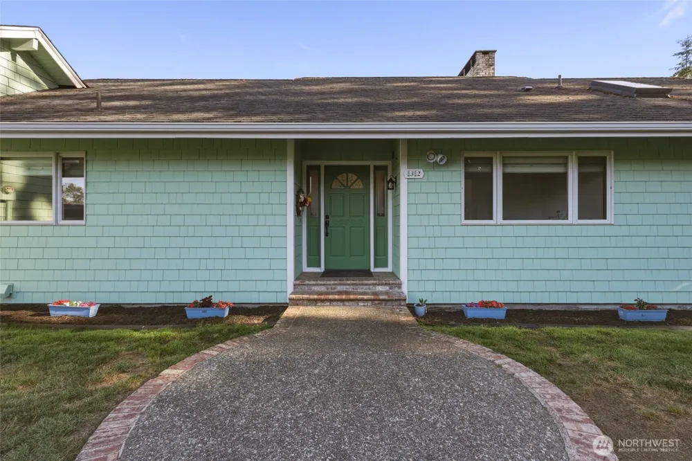 32 Thompson Lane Elma, WA 98541