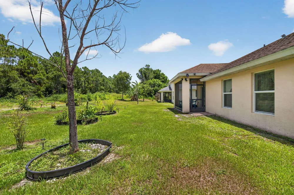 9760 Palm Breezes Drive Fort Pierce, FL 34945