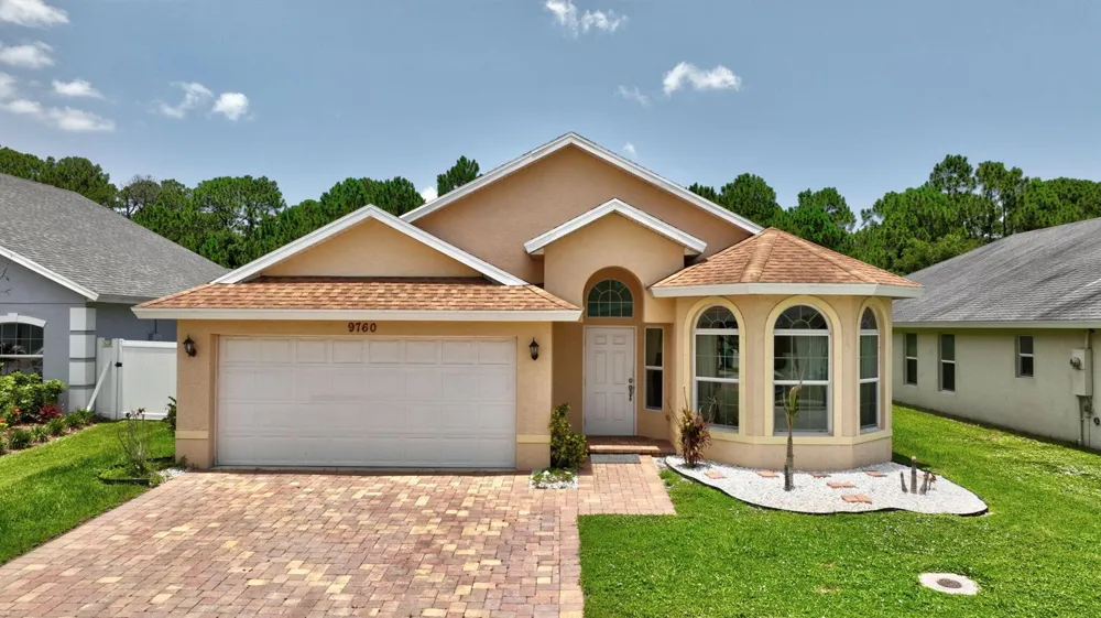 9760 Palm Breezes Drive Fort Pierce, FL 34945