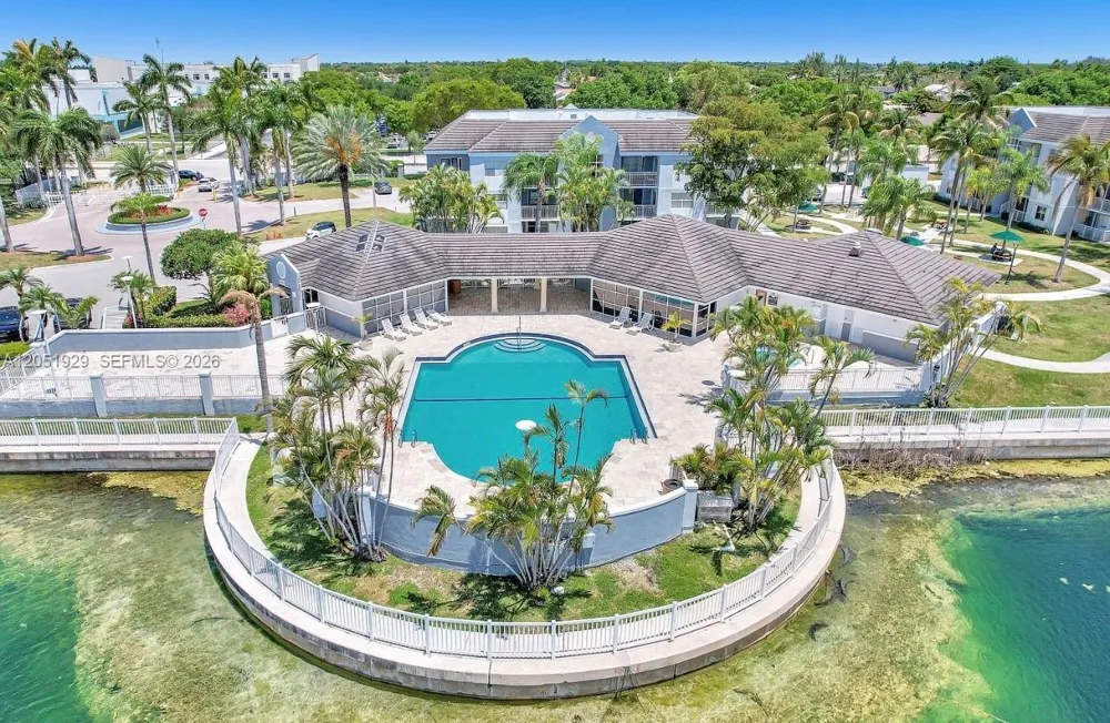 8680 SW 212th St #105 Cutler Bay, FL 33189