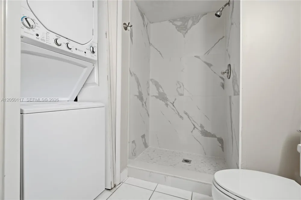 16252 Laurel Dr #201 Weston, FL 33326