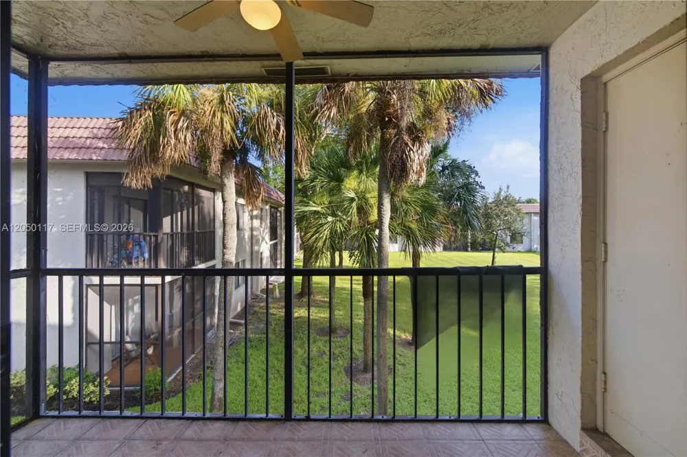 16252 Laurel Dr #201 Weston, FL 33326