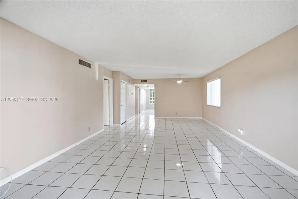 16252 Laurel Dr #201 Weston, FL 33326