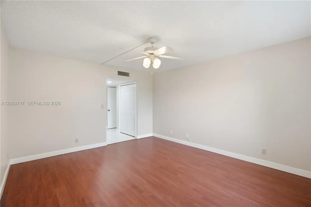 16252 Laurel Dr #201 Weston, FL 33326