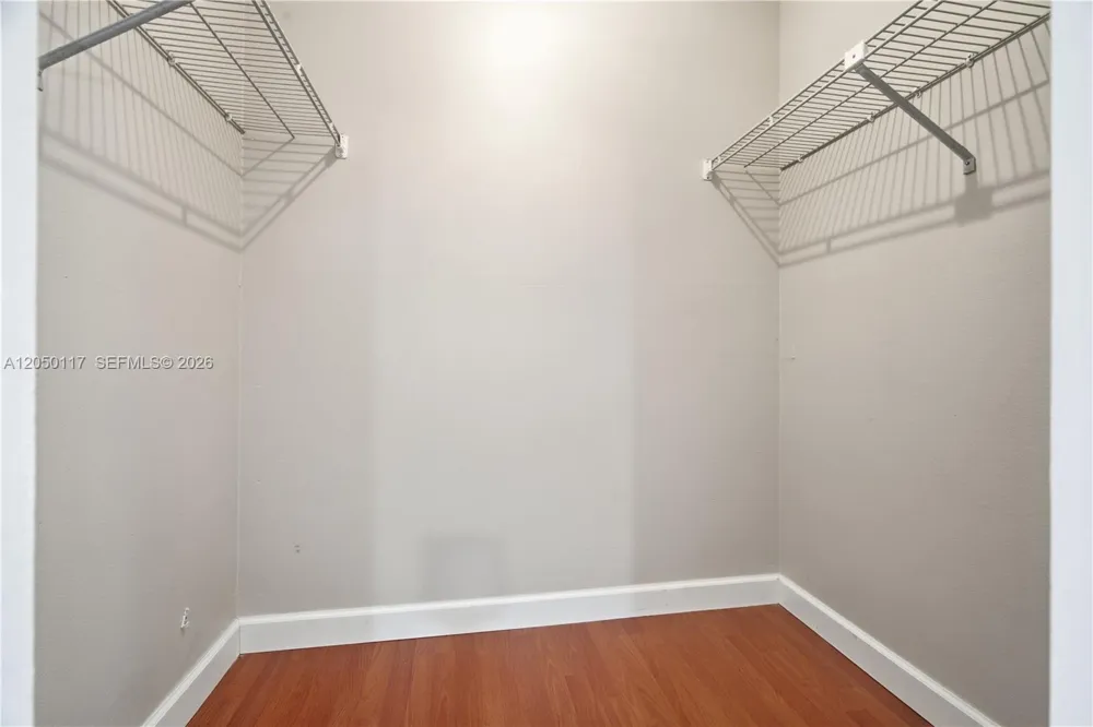 16252 Laurel Dr #201 Weston, FL 33326