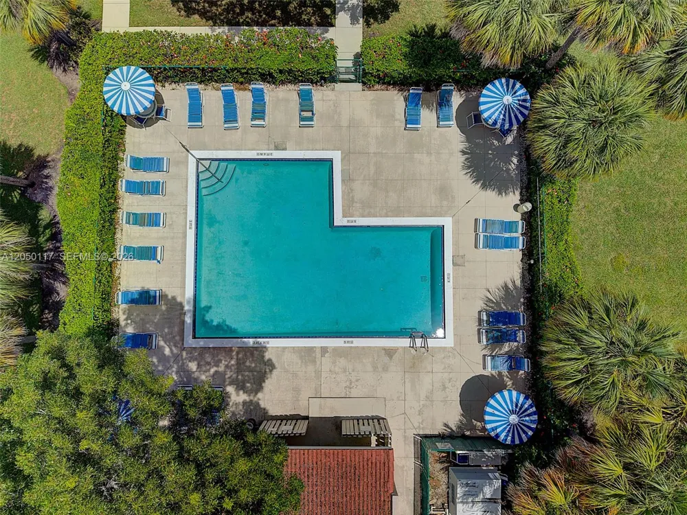 16252 Laurel Dr #201 Weston, FL 33326