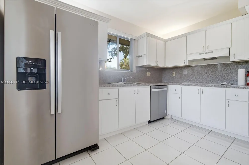 16252 Laurel Dr #201 Weston, FL 33326