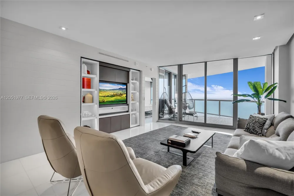 17121 Collins Avenue #4205 Sunny Isles Beach, FL 33160