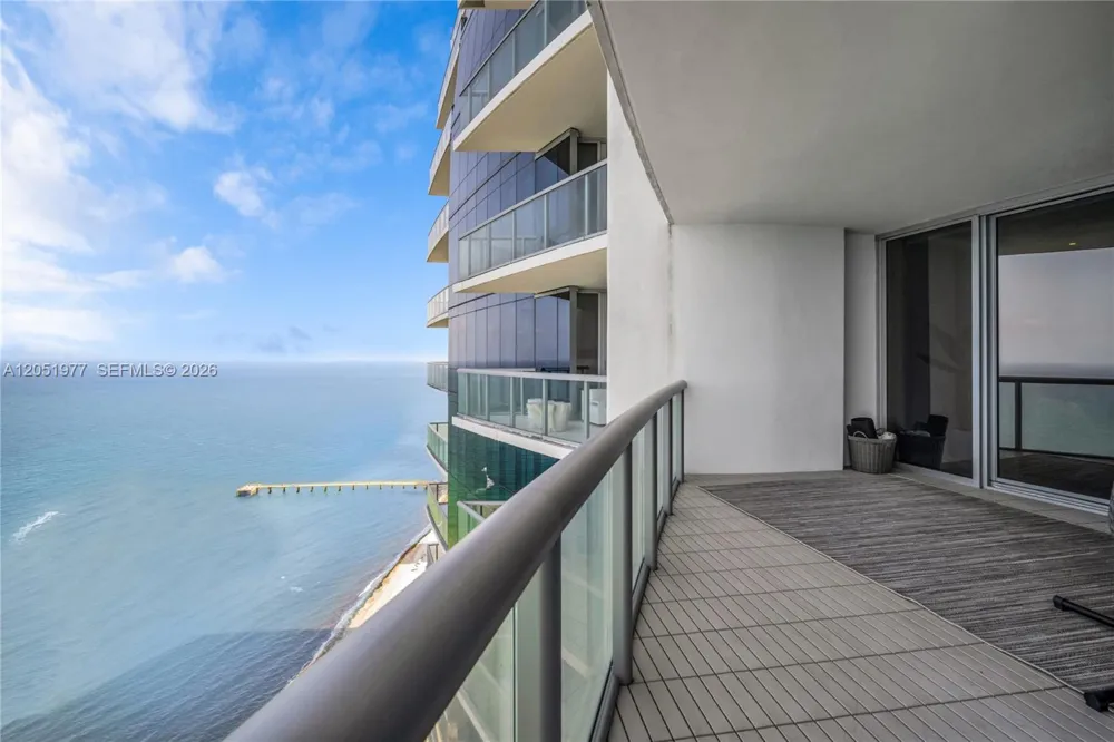 17121 Collins Avenue #4205 Sunny Isles Beach, FL 33160