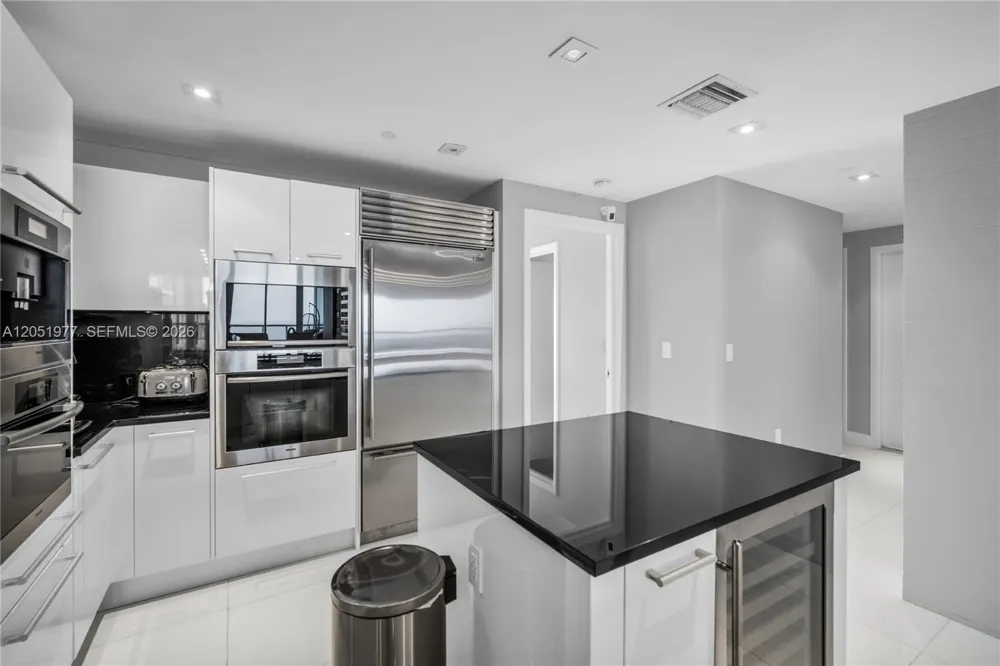 17121 Collins Avenue #4205 Sunny Isles Beach, FL 33160