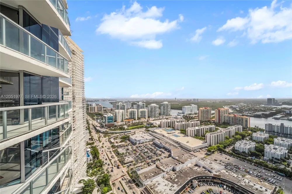 17121 Collins Avenue #4205 Sunny Isles Beach, FL 33160