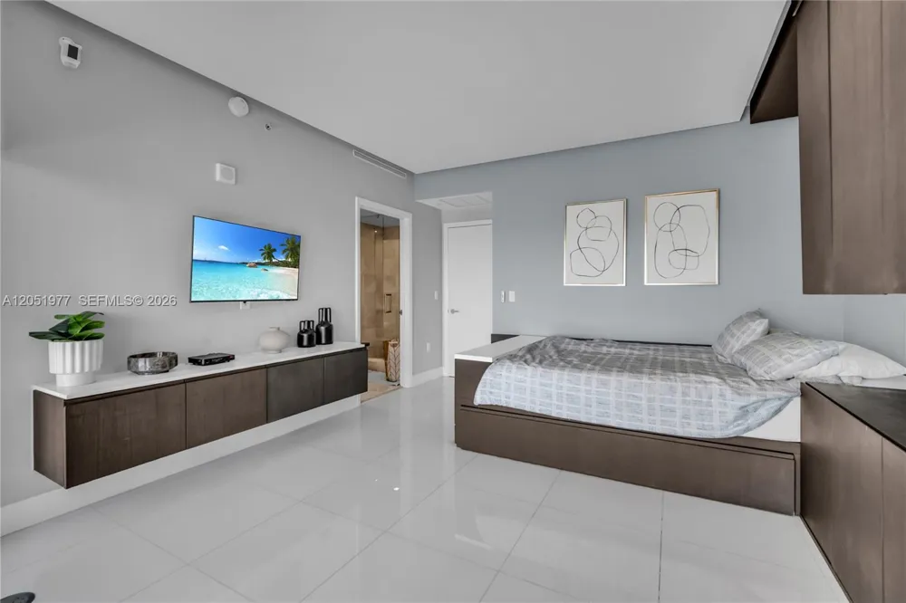 17121 Collins Avenue #4205 Sunny Isles Beach, FL 33160