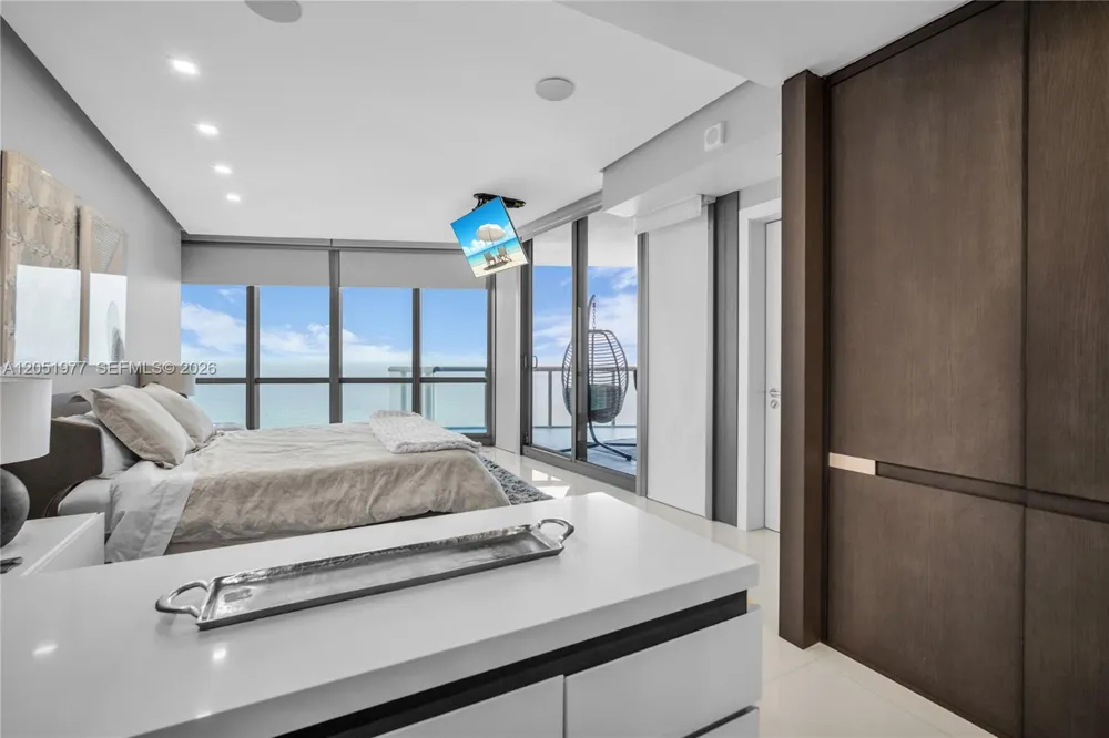 17121 Collins Avenue #4205 Sunny Isles Beach, FL 33160