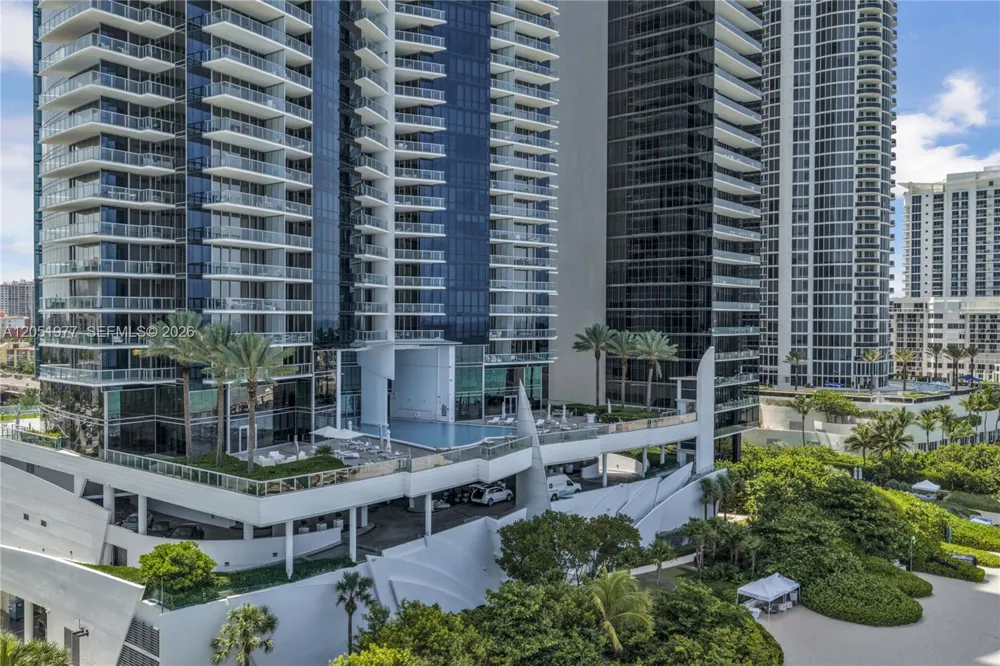 17121 Collins Avenue #4205 Sunny Isles Beach, FL 33160