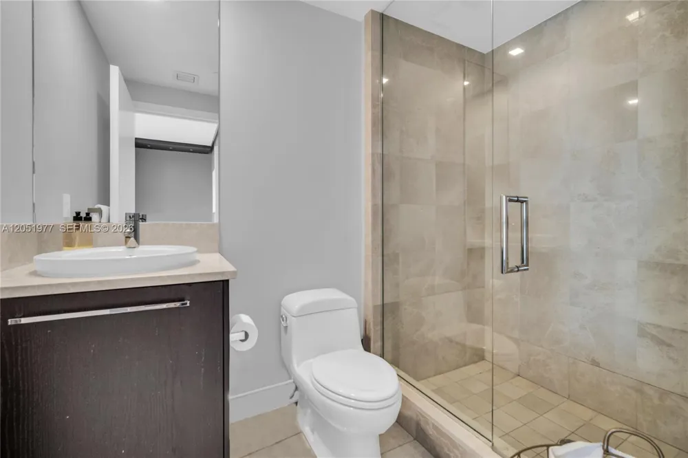 17121 Collins Avenue #4205 Sunny Isles Beach, FL 33160