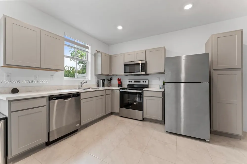 336 NW 8th Ct Pompano Beach, FL 33060