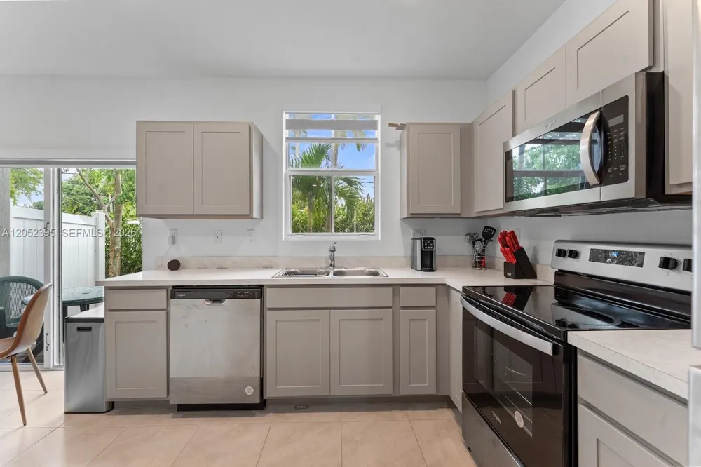 336 NW 8th Ct Pompano Beach, FL 33060