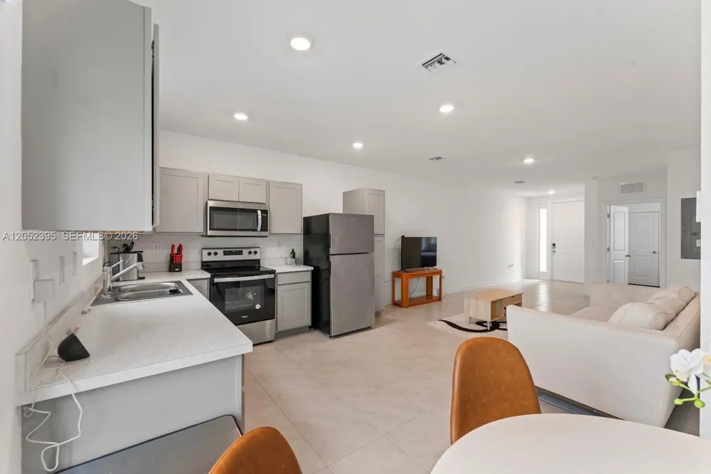 336 NW 8th Ct Pompano Beach, FL 33060