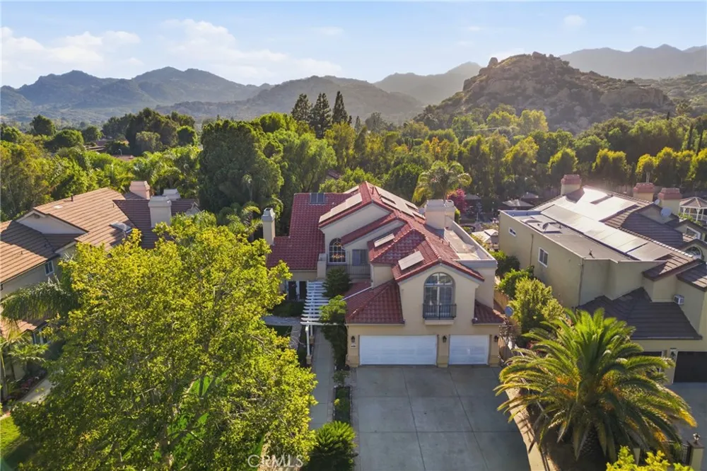 10925 Willowbrae Chatsworth, CA 91311