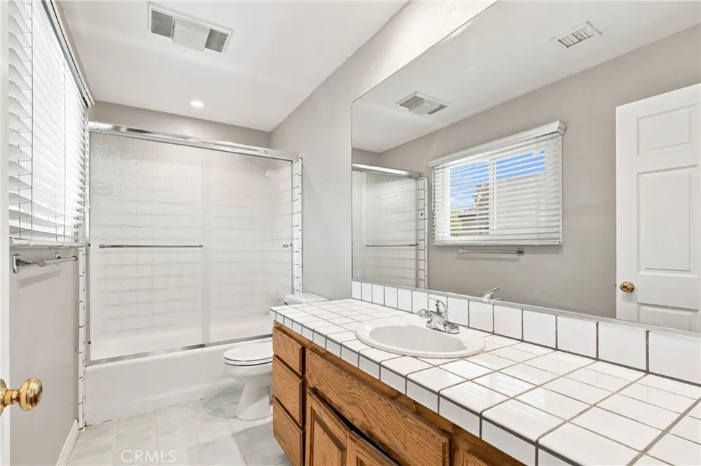 10925 Willowbrae Chatsworth, CA 91311