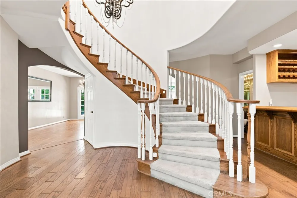 10925 Willowbrae Chatsworth, CA 91311