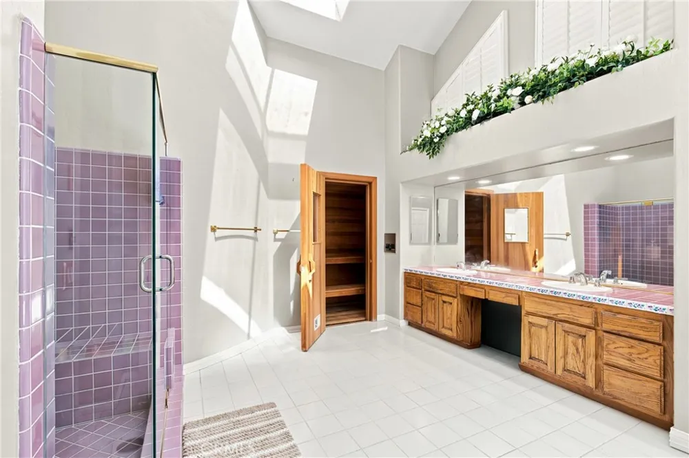 10925 Willowbrae Chatsworth, CA 91311
