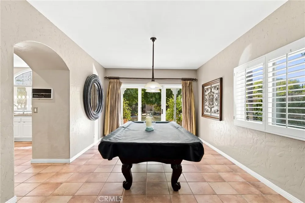10925 Willowbrae Chatsworth, CA 91311