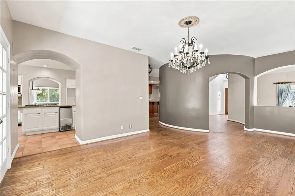 10925 Willowbrae Chatsworth, CA 91311