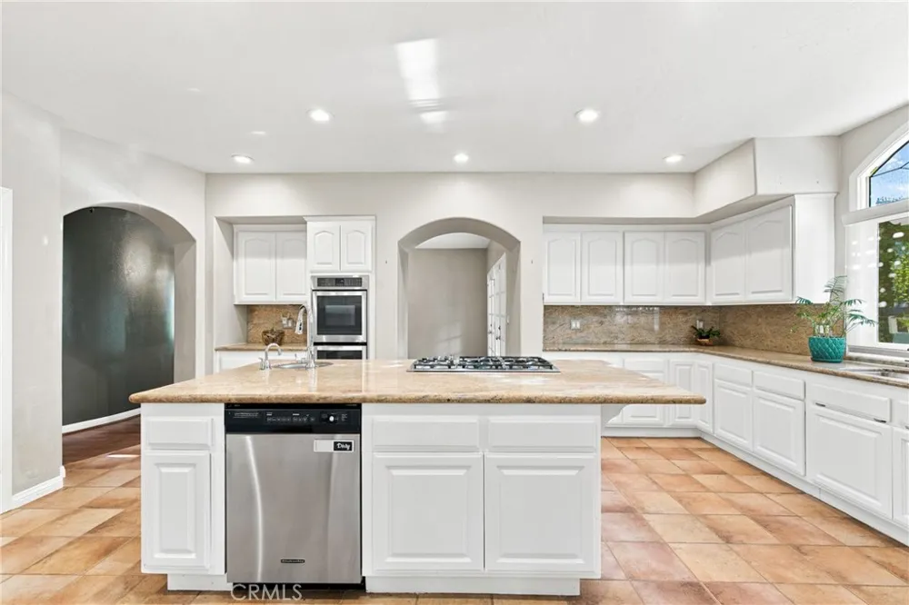 10925 Willowbrae Chatsworth, CA 91311