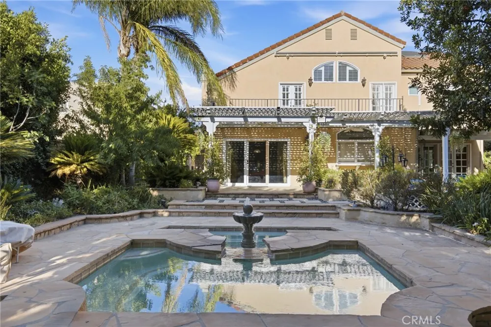 10925 Willowbrae Chatsworth, CA 91311