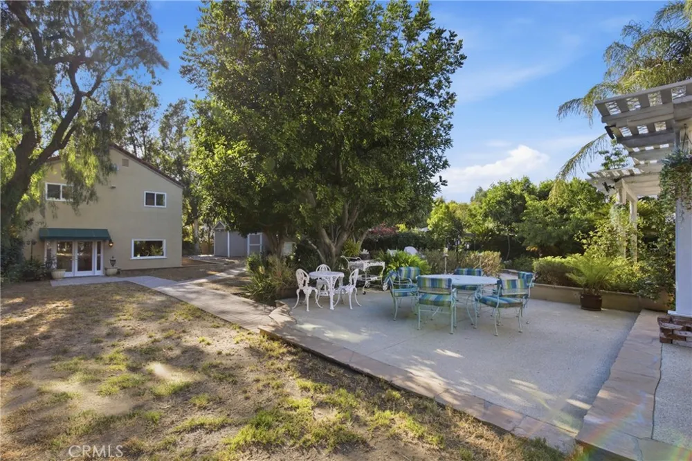 10925 Willowbrae Chatsworth, CA 91311