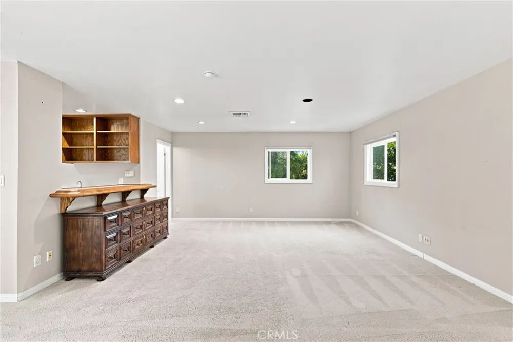 10925 Willowbrae Chatsworth, CA 91311