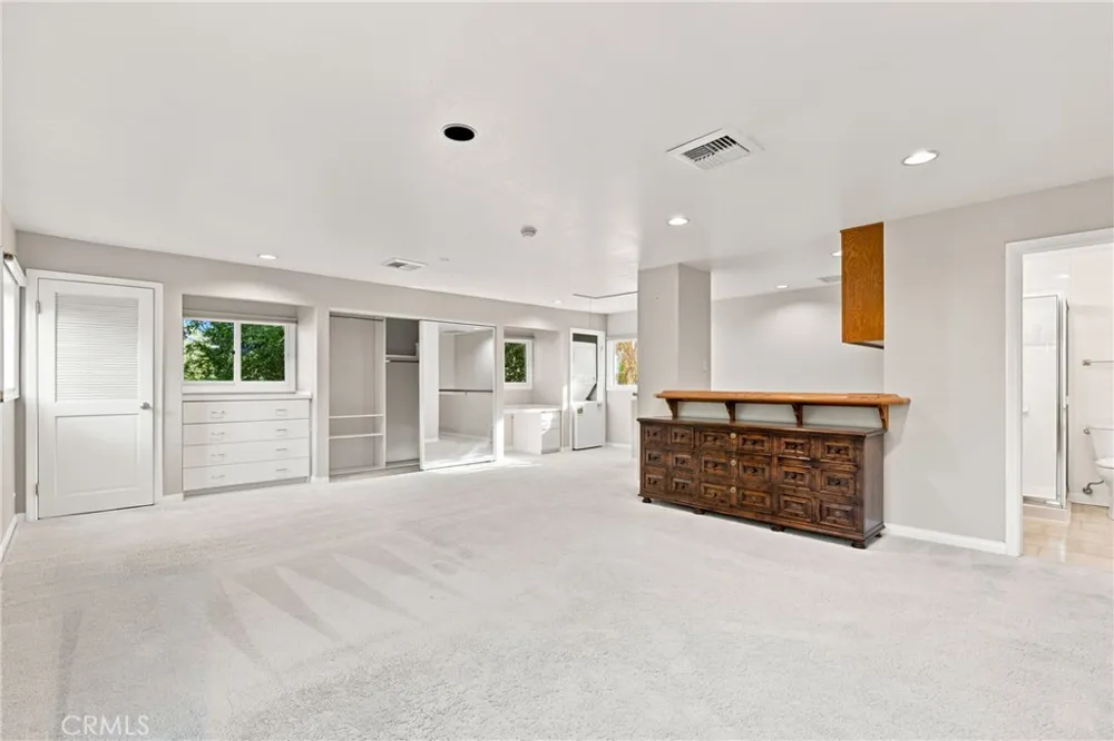10925 Willowbrae Chatsworth, CA 91311